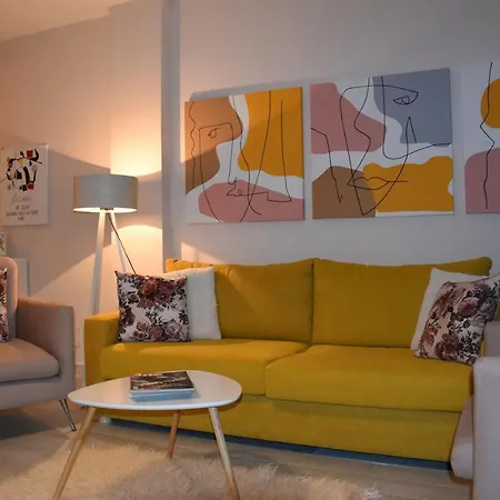 Apartament By The Wlora