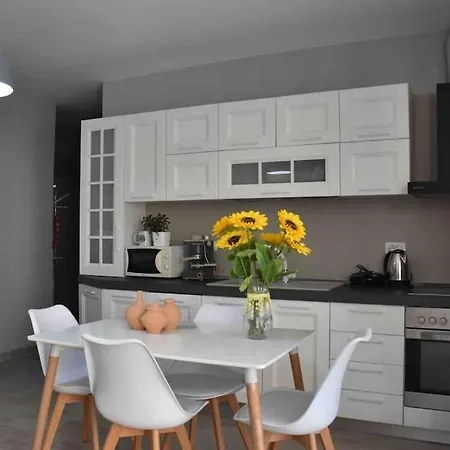 Apartament By The Wlora