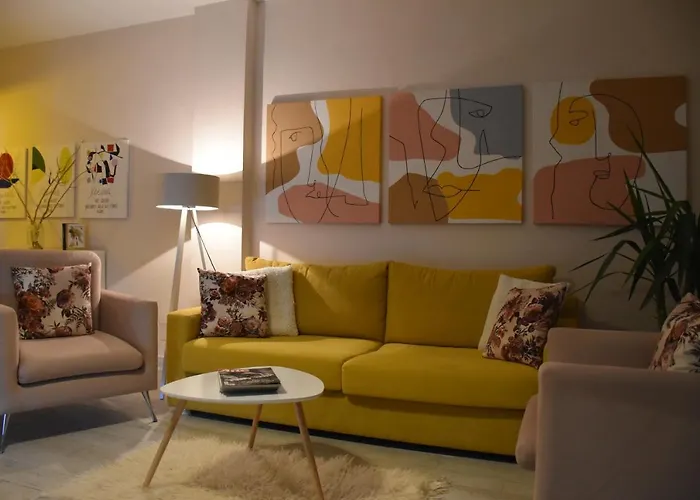 Διαμέρισμα By The *